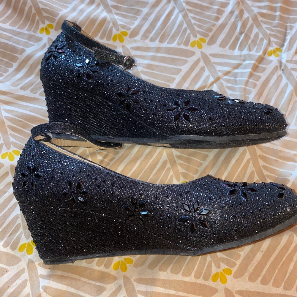 Girls Wedge shoes size 4